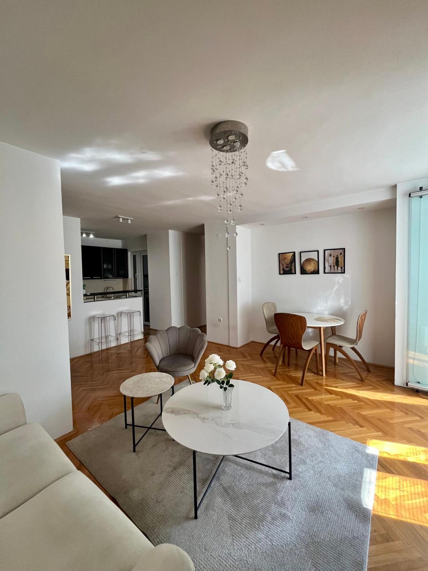 Ruby Luxury Central Apartment สโกเปีย ภายนอก รูปภาพ